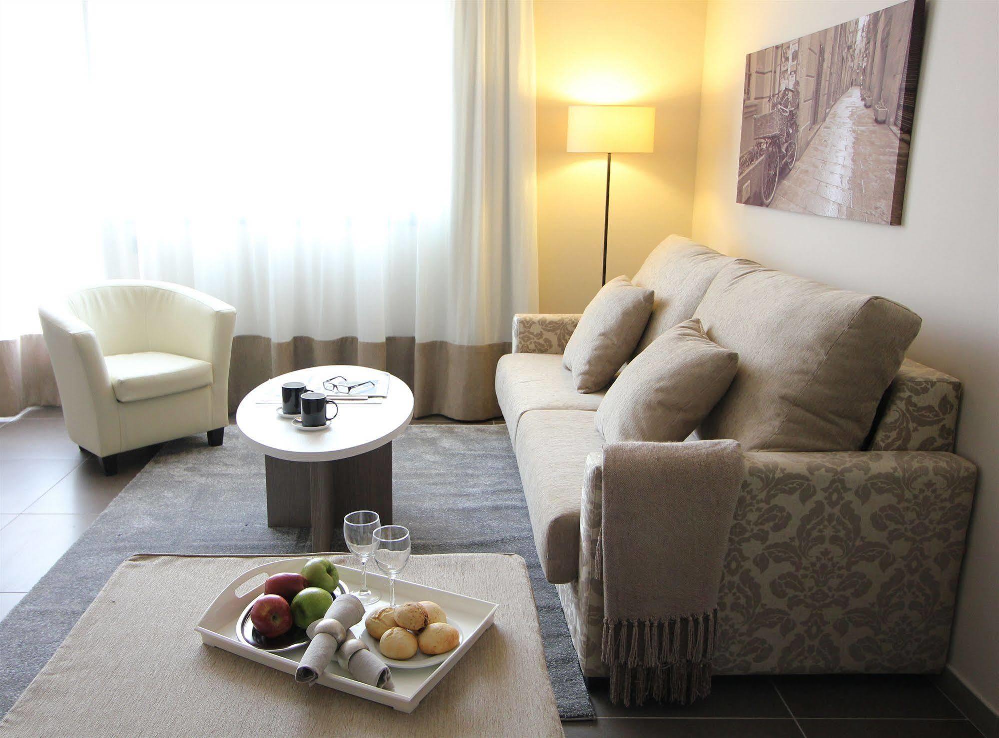 Pierre & Vacances Barcelona Sants Luaran gambar